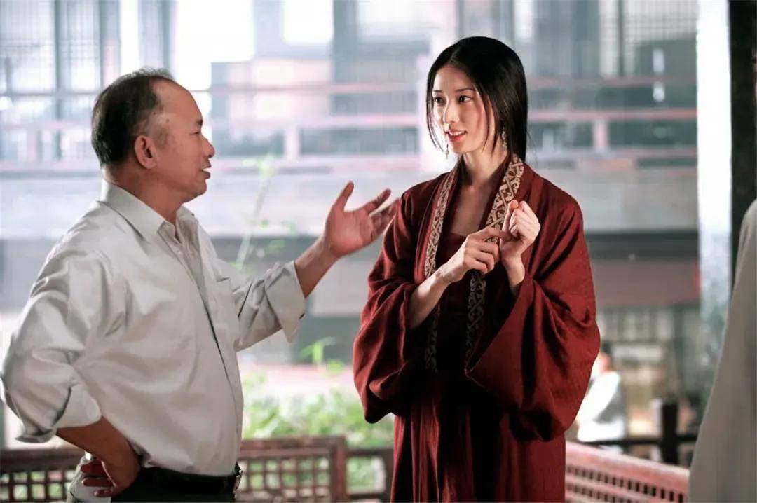 07,"墨镜王"王家卫王家卫的电影,带有强烈的个人风格,在杜可风,张叔平