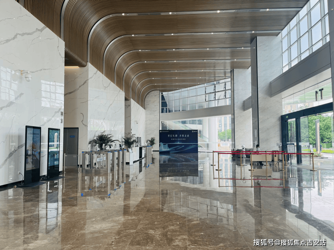 武汉首地财富中心办公室出租网站首页首地财富中心办公室出租中心