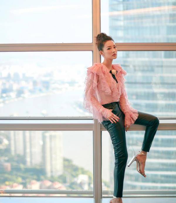 原创本以为李沁是淑女范看到照片后才知道她有多大胆