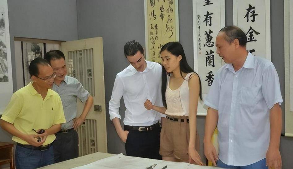 欧洲首位亚裔王妃李然从打工妹逆袭成王妃12年过去她过得怎样