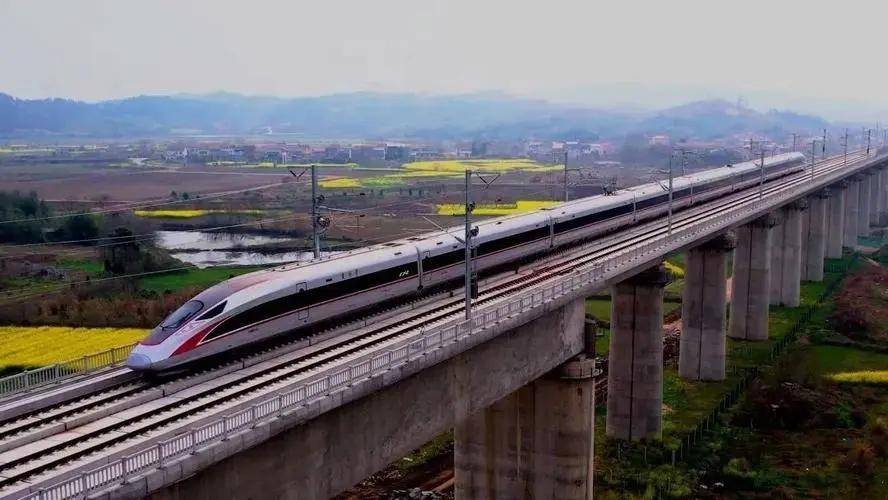 最后,柳贺韶铁路虽然目前推进缓慢,但其潜在价值不容忽视