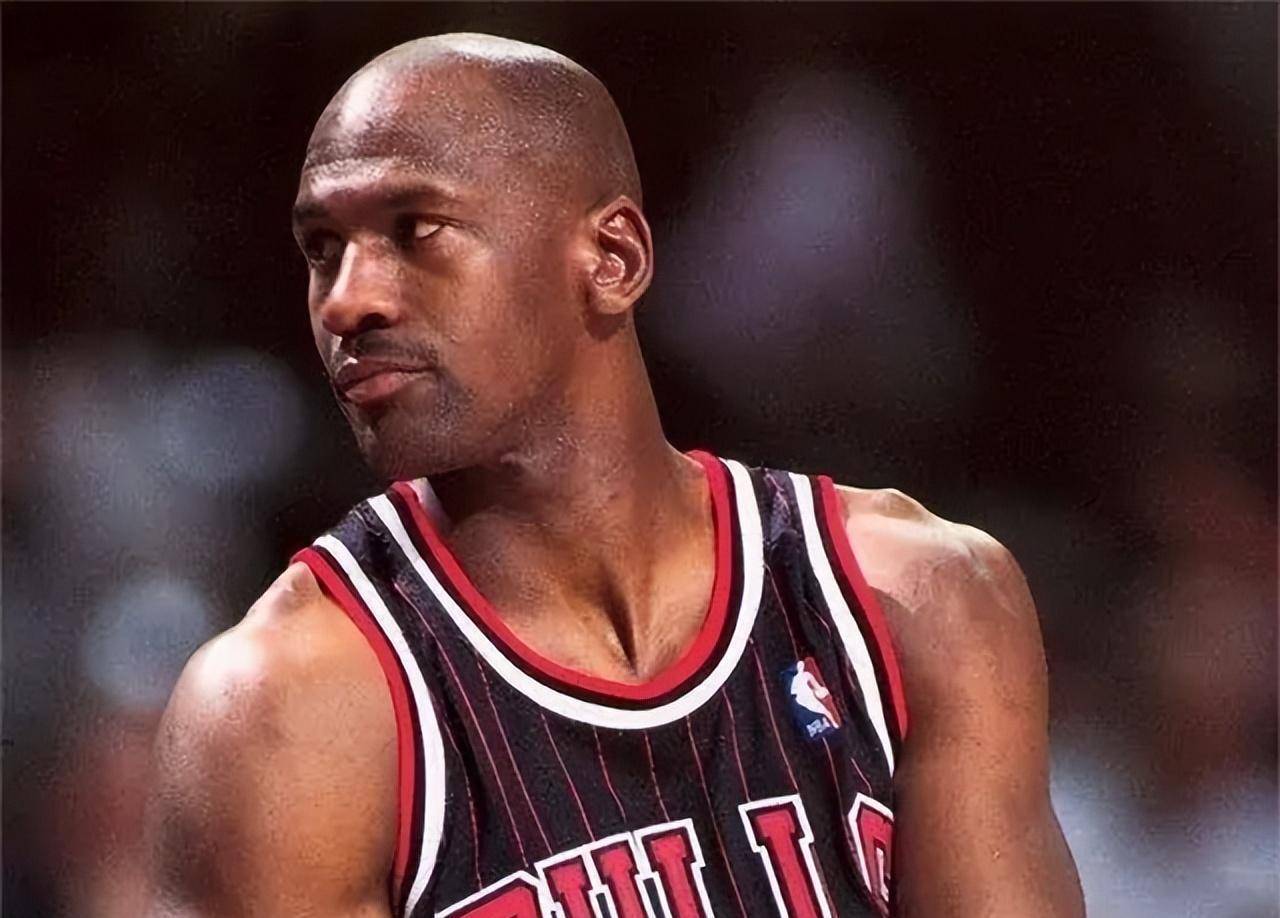 原创美国乔丹控告中国乔丹八年内连输两次中国律师一句话打懵全场