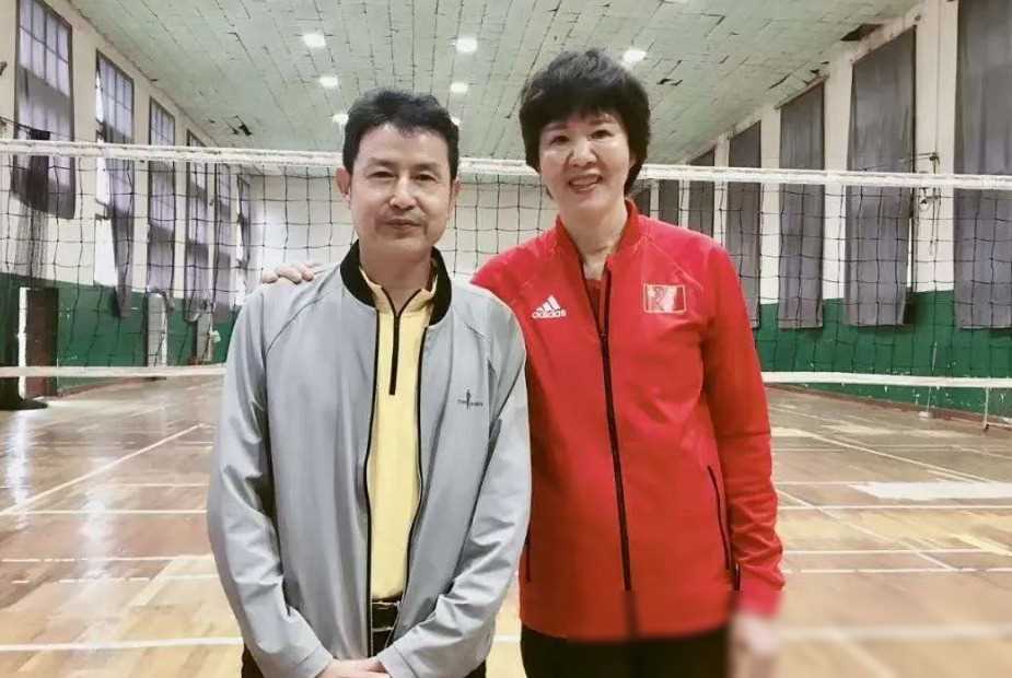 原创女排陈帅和郎平亦师亦友前妻离世再婚娶女排队员的故事