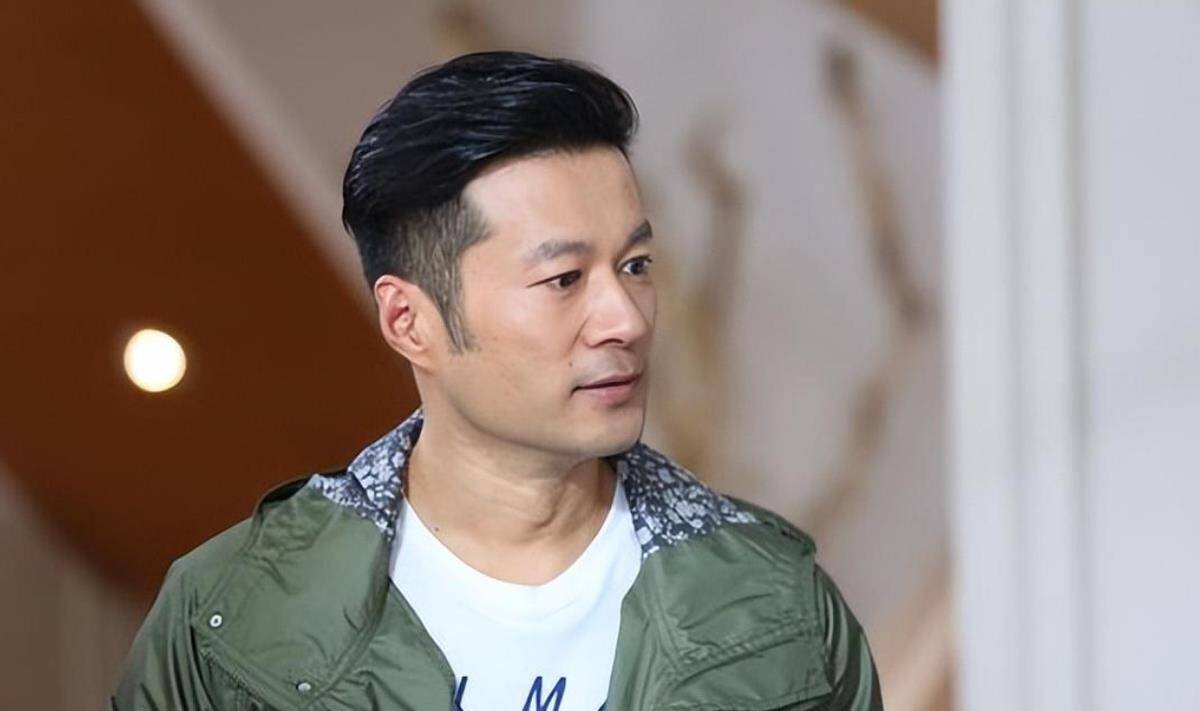 事实证明,52岁仍未婚"人间清醒"的谭凯,走上了另一条人生大道