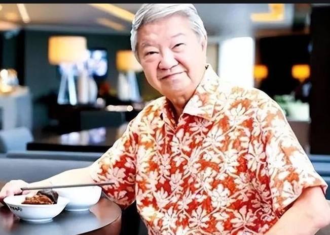 82岁蔡澜提前处理后事,卖收藏折现住酒店,雇佣8人团队
