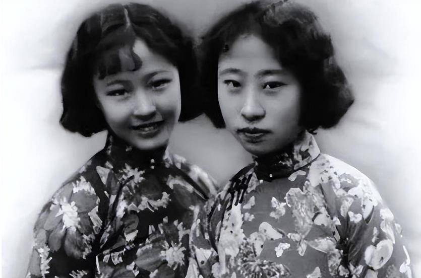 随后,溥仪带着妹妹韫颖一起去往了日本.