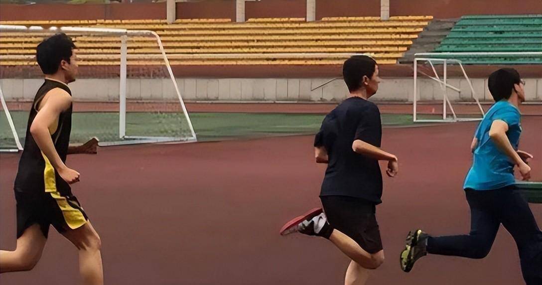 原创北京男孩李亚诺斥资16万花钱遭罪受只为增高七厘米后来如何