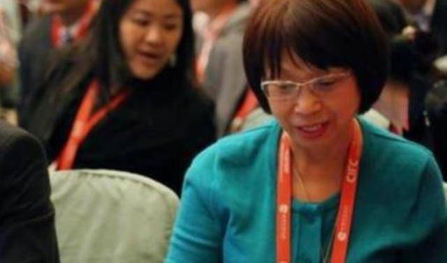创作者
            老婆给她2000万就行了赔，谁知赚来百亿元富翁，还帮贫困户脱贫(图4)