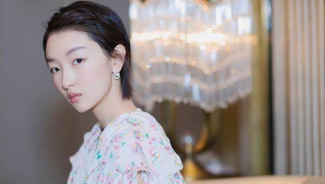 原创表白周冬雨网友都替angelababy害臊抠图催泪无演技洗不白