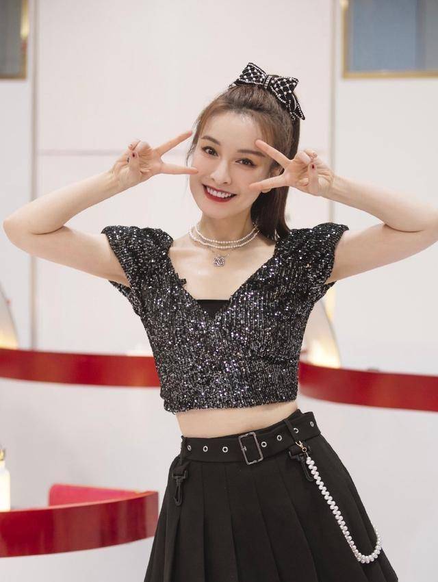 虽说形象和唱跳都很适合女团,但金莎却只得了68分,比小白王丽坤还少