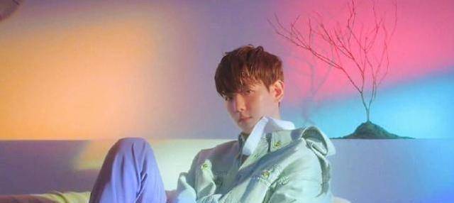 原创边伯贤为专辑两头跑朴灿烈晒exo练习照被指蹭热度差别太大