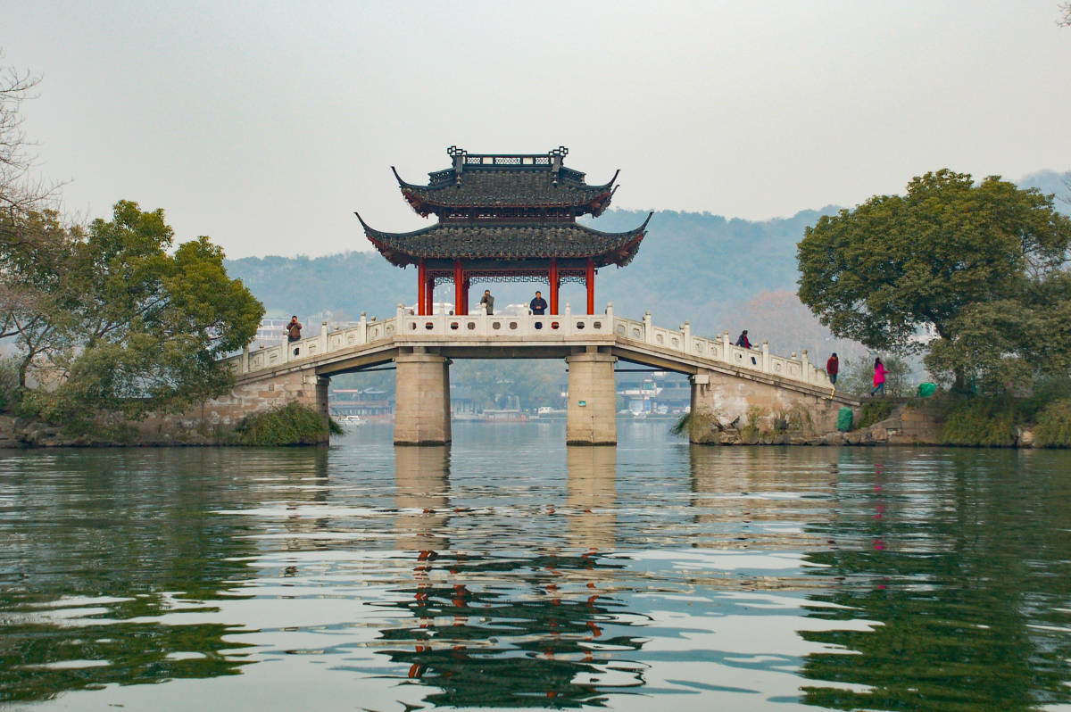 去杭州西湖一日游需要多少钱西湖导游多少钱