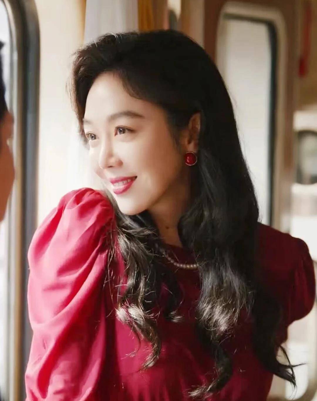 《乘风踏浪》韩云云,手拿把掐专治谢广坤,35岁穿泳衣身材赛姜妍