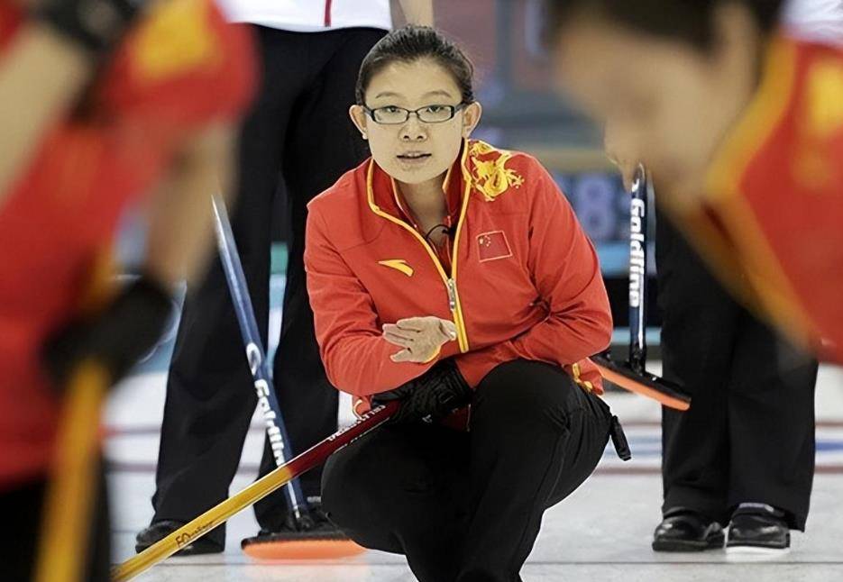 原创冰壶女神王冰玉近况退役经商很成功老公是博士38岁越来越美