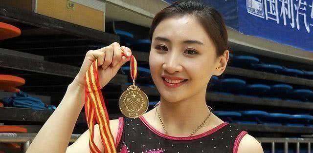 原创蹦床女神何雯娜近况曾受伤后不忘训练如今29岁仍单身