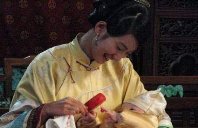 她是溥仪的奶娘每天吃同一种食物一般人都想吐她却吃了9年