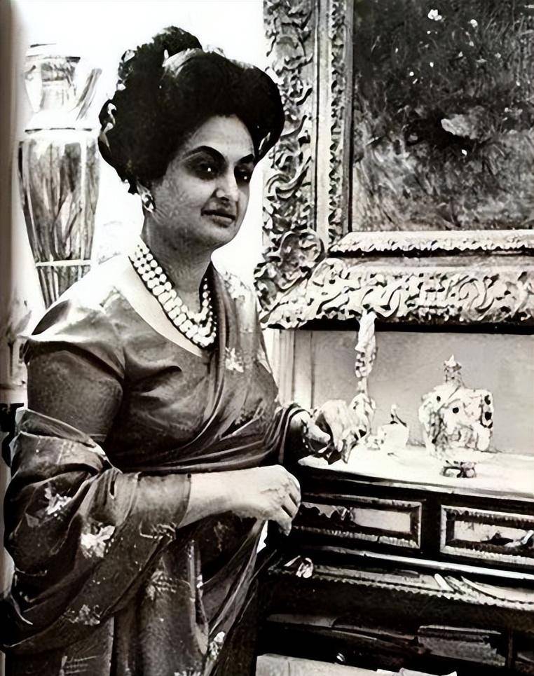 印度最奢侈王妃:生8个孩子仍能嫁入王室,逛街一次花1000万美元_西塔