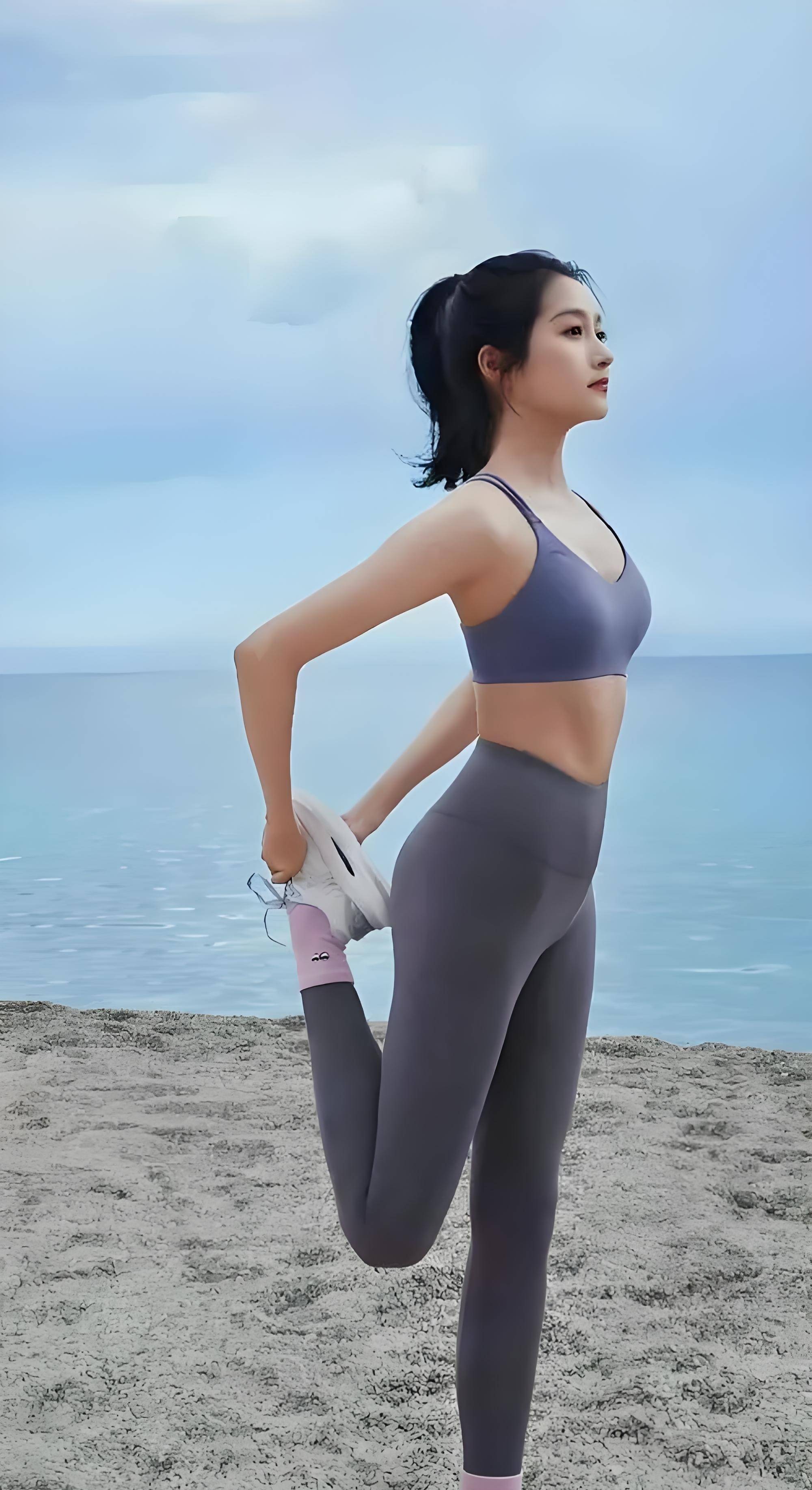 娱乐圈关晓彤穿黑色瑜伽裤张婧仪周也被比较欧豪梗火了