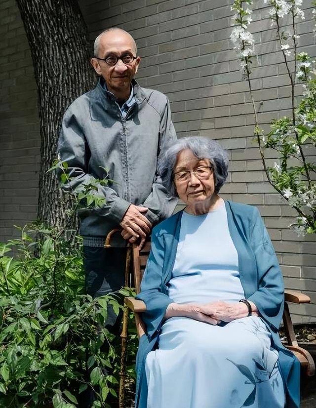 裸捐3568万的叶嘉莹背后:惨遭家暴,长女亡故,颠沛一生只留莲心