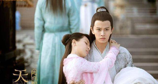 杨紫的新剧《香蜜沉沉烬如霜》就迅速上线,与邓伦饰演的旭凤,与罗云熙