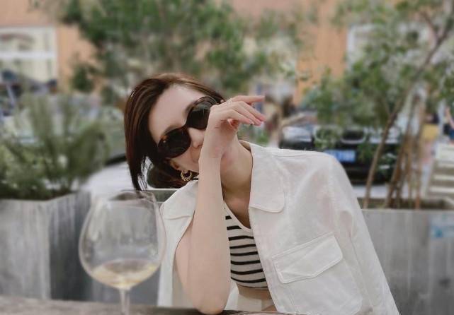 江疏影私服不翻车简单款也能气质范儿真的太强了