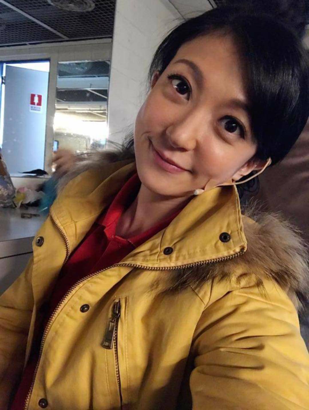 还记得她和小仕林一起吃鸡腿,抓蛐蛐的有趣画面吗?