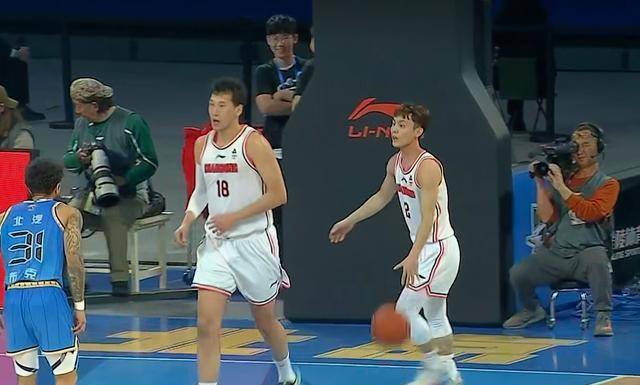 原创广东男篮新风向彭士峻率队逆转击败同曦队