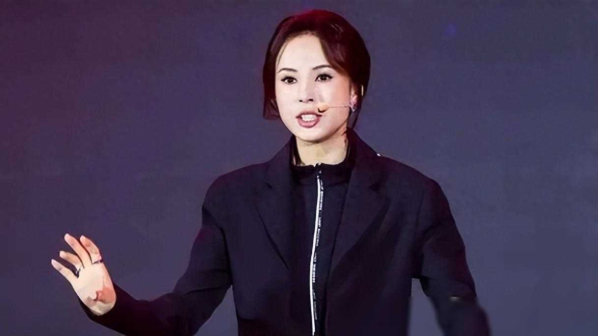 "58岁未婚未育,因恋情抑郁的小龙女李若彤回应"_生活_女性_健身