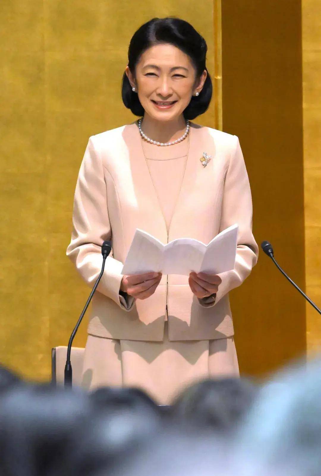 日本皇储妃装节俭被喷靠生儿子翻身宫斗30年越努力越失败