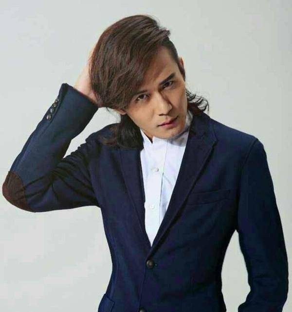 不过话说回来,自从辞演事件后,蒋佳恩就好像销声匿迹了,完全没有任何