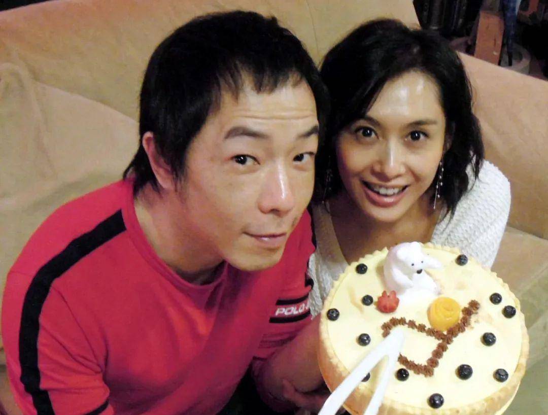 当红时"下嫁"黄贯中,婚后遭公公"动手",朱茵到底图什么?