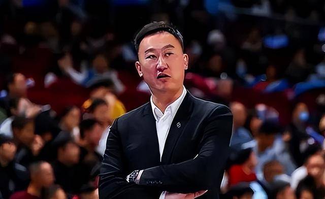 青岛男篮教练刘维伟培养杨瀚森登上nba舞台的必要锻炼