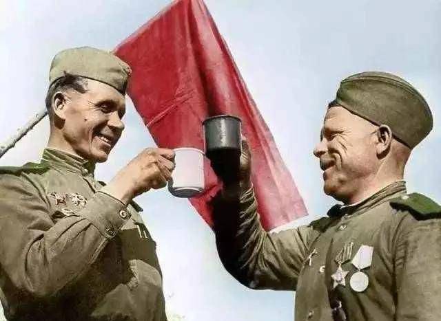 苏联战胜纳粹之秘密武器伏特加是如何成为苏军战备物资的