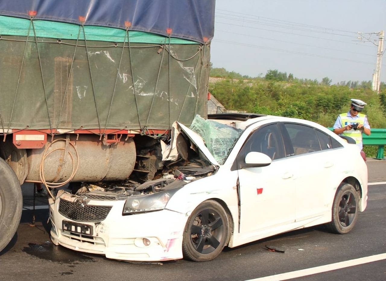 如果撞了豪车却赔不起,最后会如何?