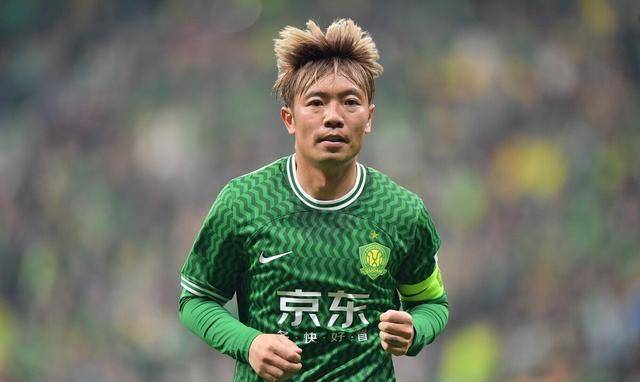 中超赛场:国足走向世界杯,海港国安备受赞誉_比赛_技战术_大战