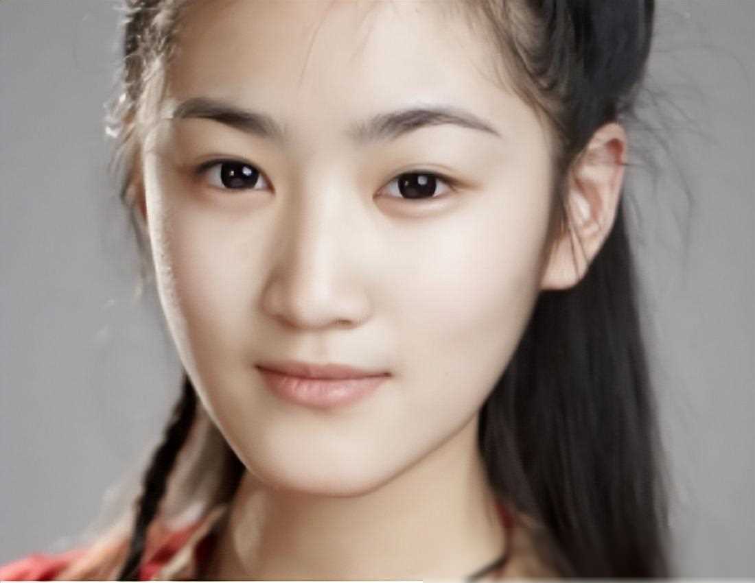 13岁考入上戏,整容后无戏可拍?黄诗佳的现况引发热议_表演_演技_观众