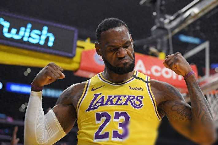 原创詹姆斯ad二冠湖人难题防守散漫与篮板球策略的两难之选