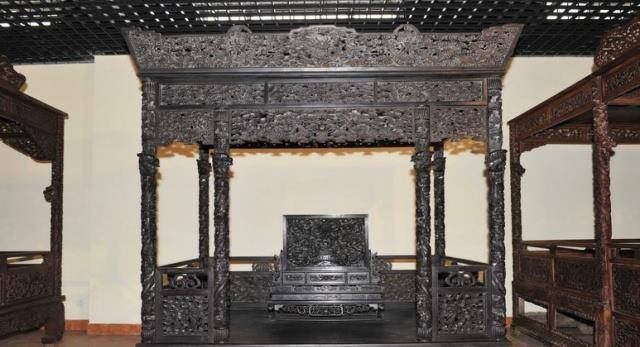 原创老人有张600年前的床如今价值过亿专家却说少了一部分