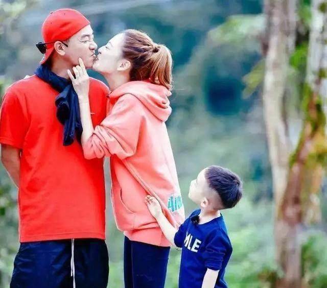 "大哥"的女人公然发博投诉_jasper_爸爸_小朋友