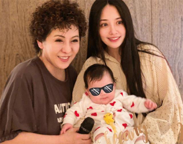 原创不自量力药水哥给向佐道歉3次也没用向太一句话威武霸气