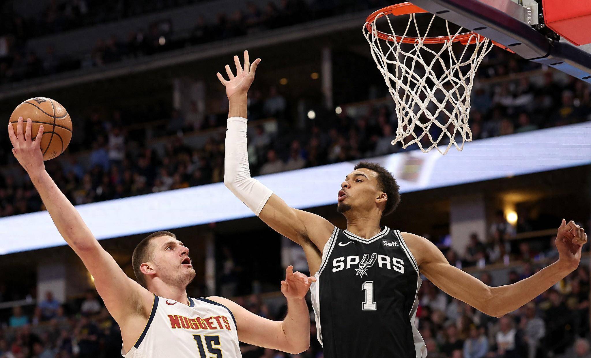 汗流浃背了nba菜鸟季就能逼约基奇认真打文班亚马可比肩四大中锋