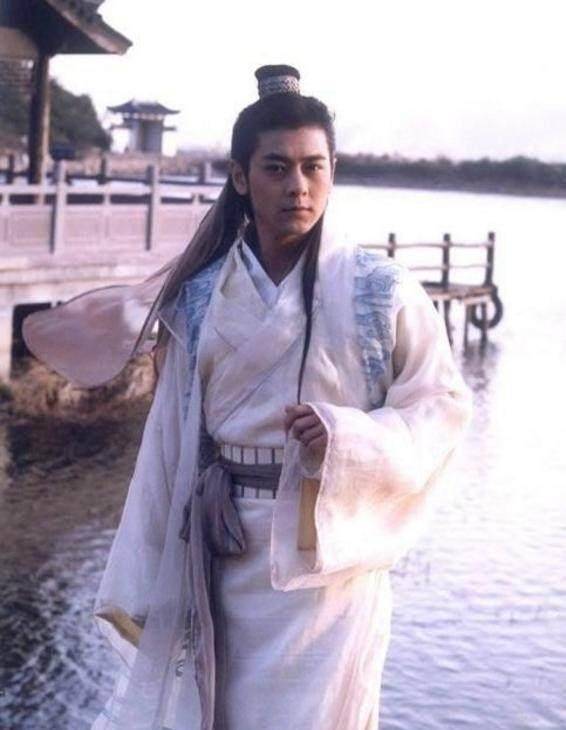 陈浩民年轻时也是小鲜肉,青涩可爱与林志颖媲美,49岁成不老男神