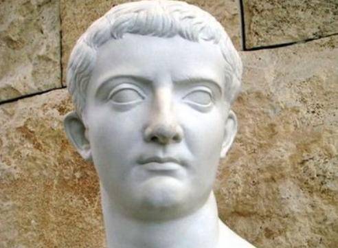 一位富有怜悯之心的君主——提比略的历史疑云