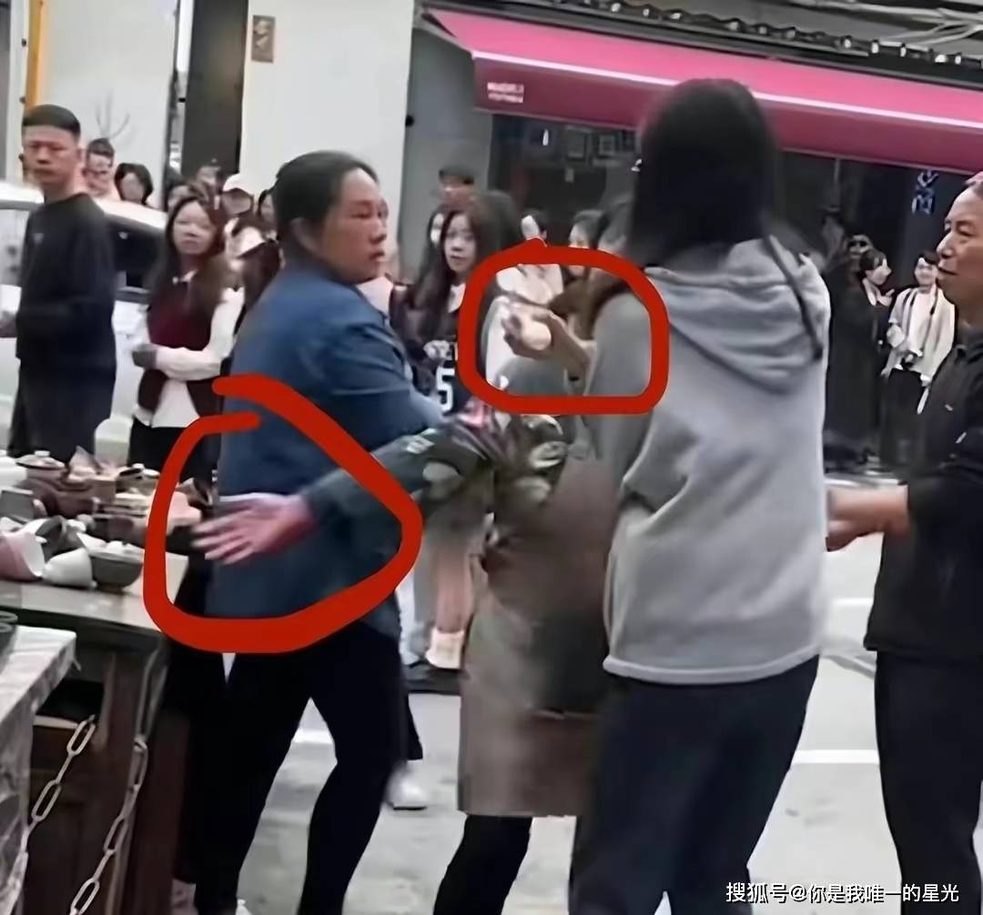 原创后续女孩遭老人抢摊打耳光泼粪水爆料大妈身份果然有情况