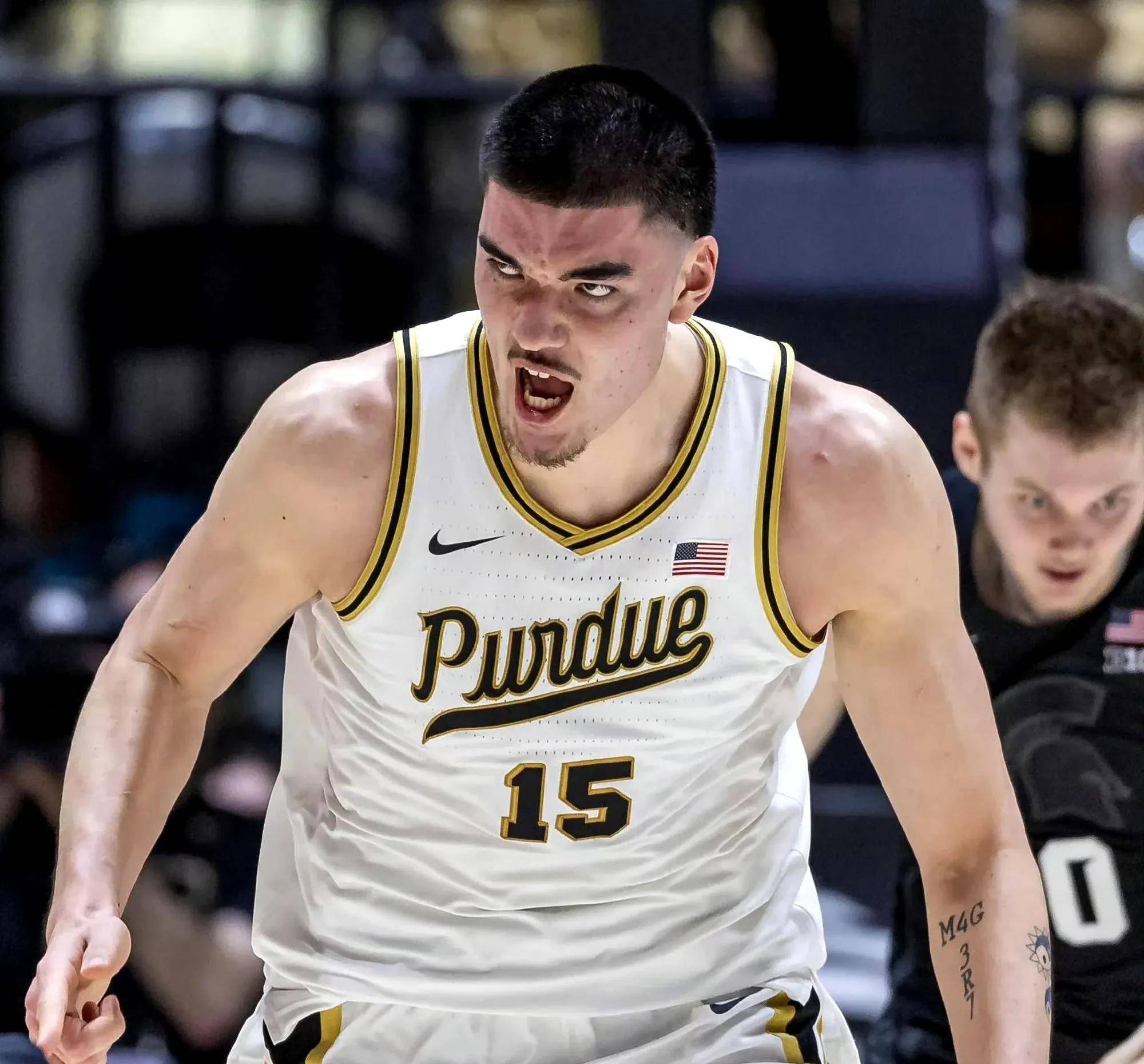 毫无争议周志豪蝉联奈史密斯奖他走到今天颇为不易