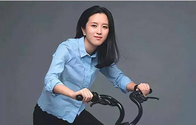 摩拜单车创始人胡玮炜套现15亿全身而退烂摊子留给美团王兴