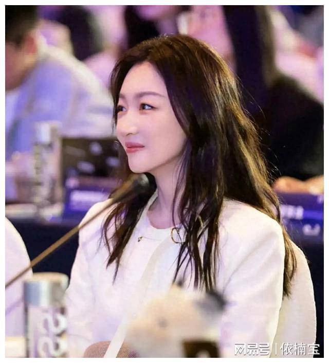 周冬雨素颜照在韩国推特火了,风情万种,引发网友热议!_照片_自然_审美