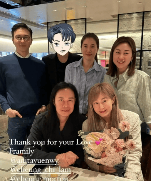 原创蔡一智爱妻生日张智霖袁咏仪现身魔童被安排送花合照惨被打码