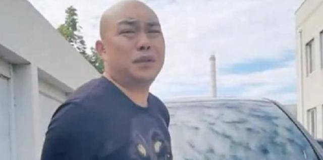 原创程野秀千万级别豪车车牌号更是罕见赵本山弟子都这么有钱