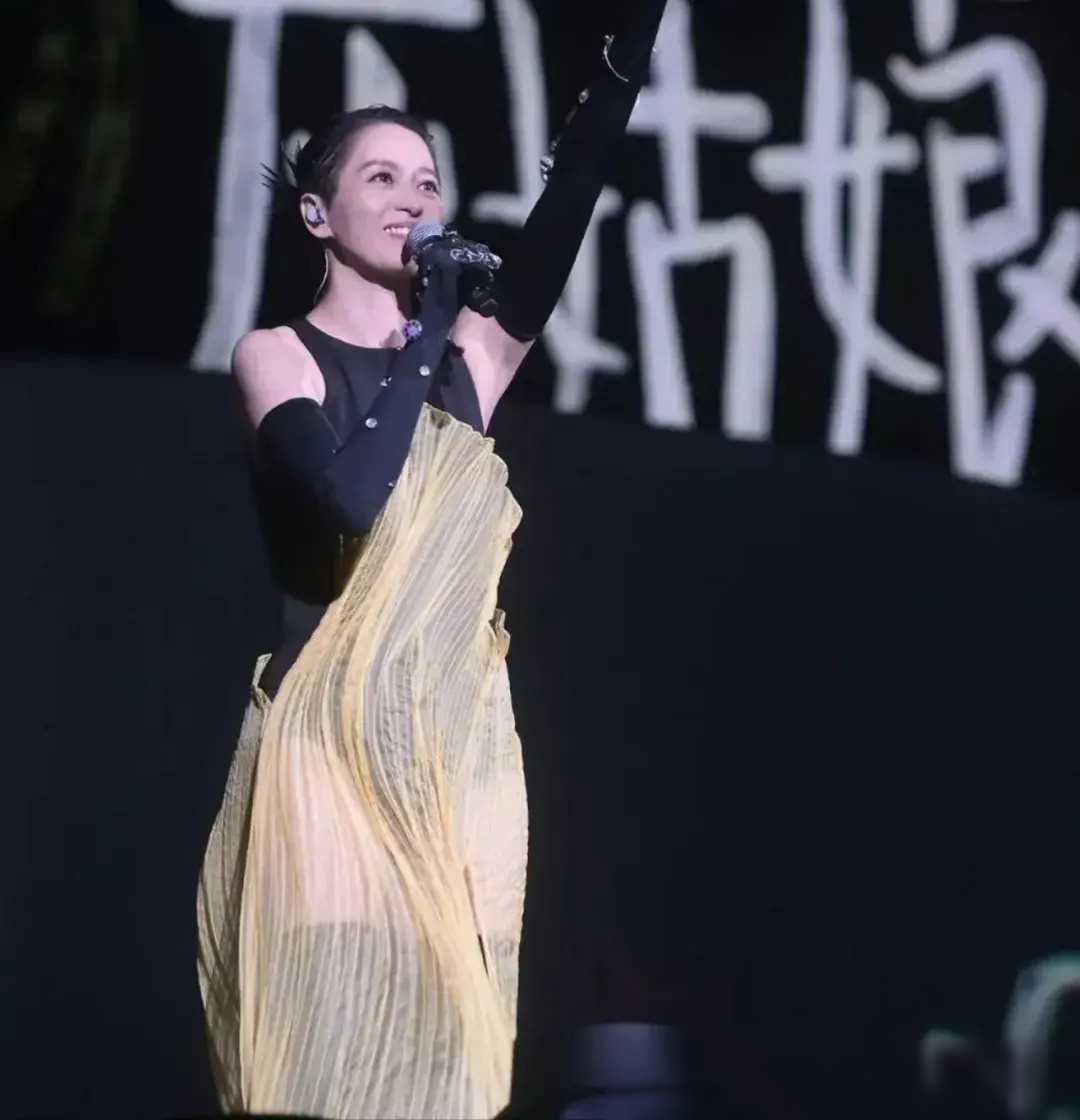 梁咏琪电影之缘婚姻之喜演唱会之盛